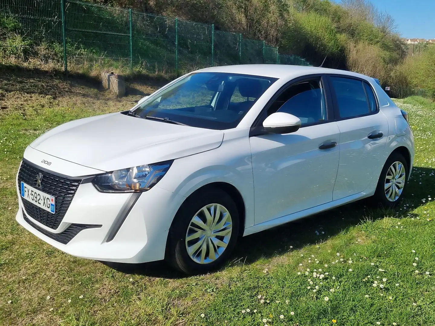 Peugeot  208 1.5 BlueHDi 100 Premium Pack - AUTO ALVVO
 